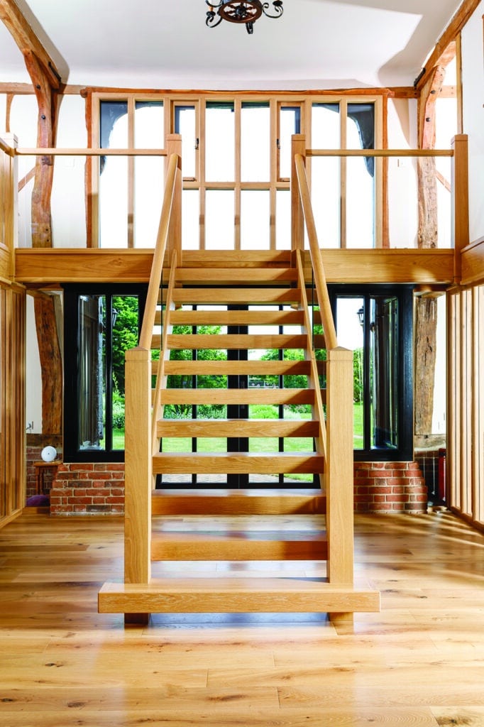 Straight flight Open tread Oak staircase